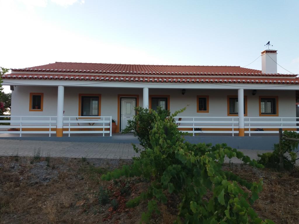 הוילה Almodôvar Corvos E Cadavais מראה חיצוני תמונה